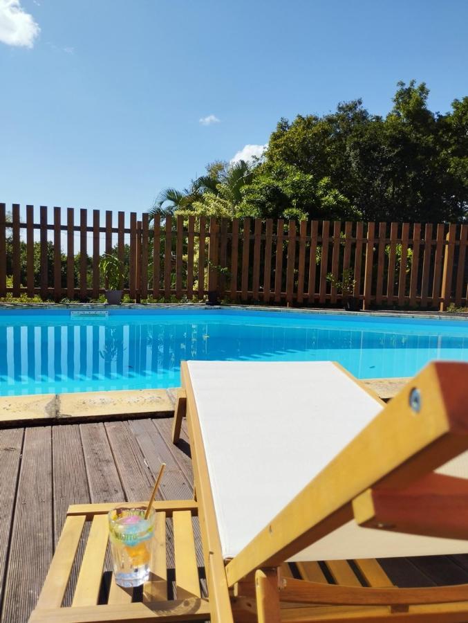Kaz Kalina - Gites Avec Piscine Partagee Bouillante Exterior photo